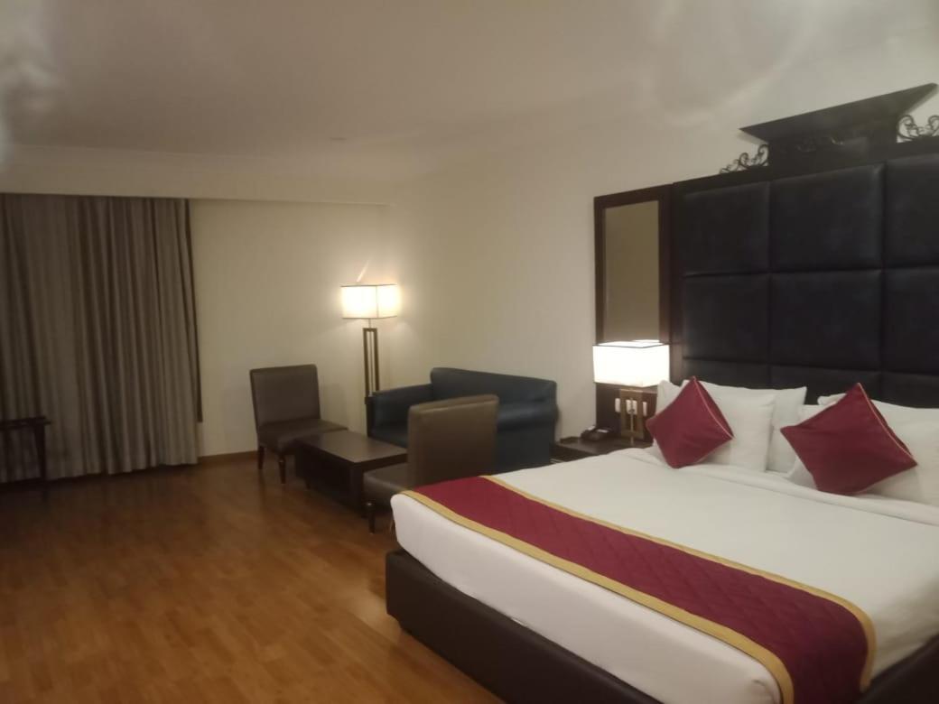 Blossom Rooms Hotel Vashishtha - Free Lunch Or Dinner- Free Breakfast Hyderabad Ngoại thất bức ảnh