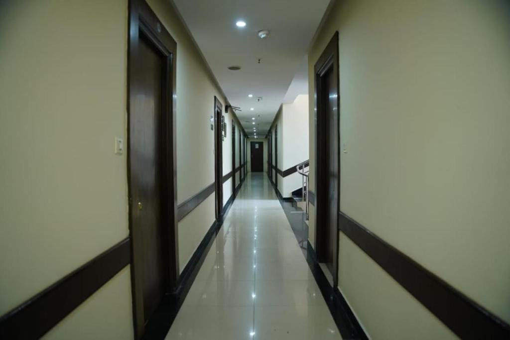 Blossom Rooms Hotel Vashishtha - Free Lunch Or Dinner- Free Breakfast Hyderabad Ngoại thất bức ảnh