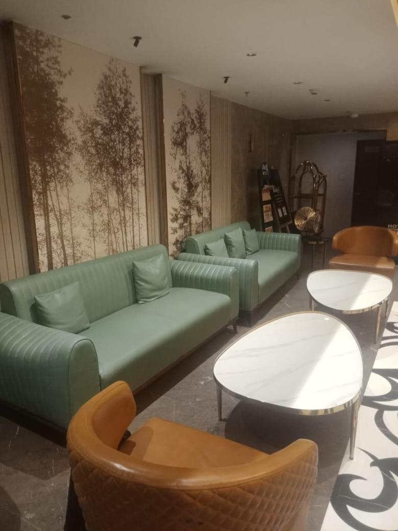 Blossom Rooms Hotel Vashishtha - Free Lunch Or Dinner- Free Breakfast Hyderabad Ngoại thất bức ảnh