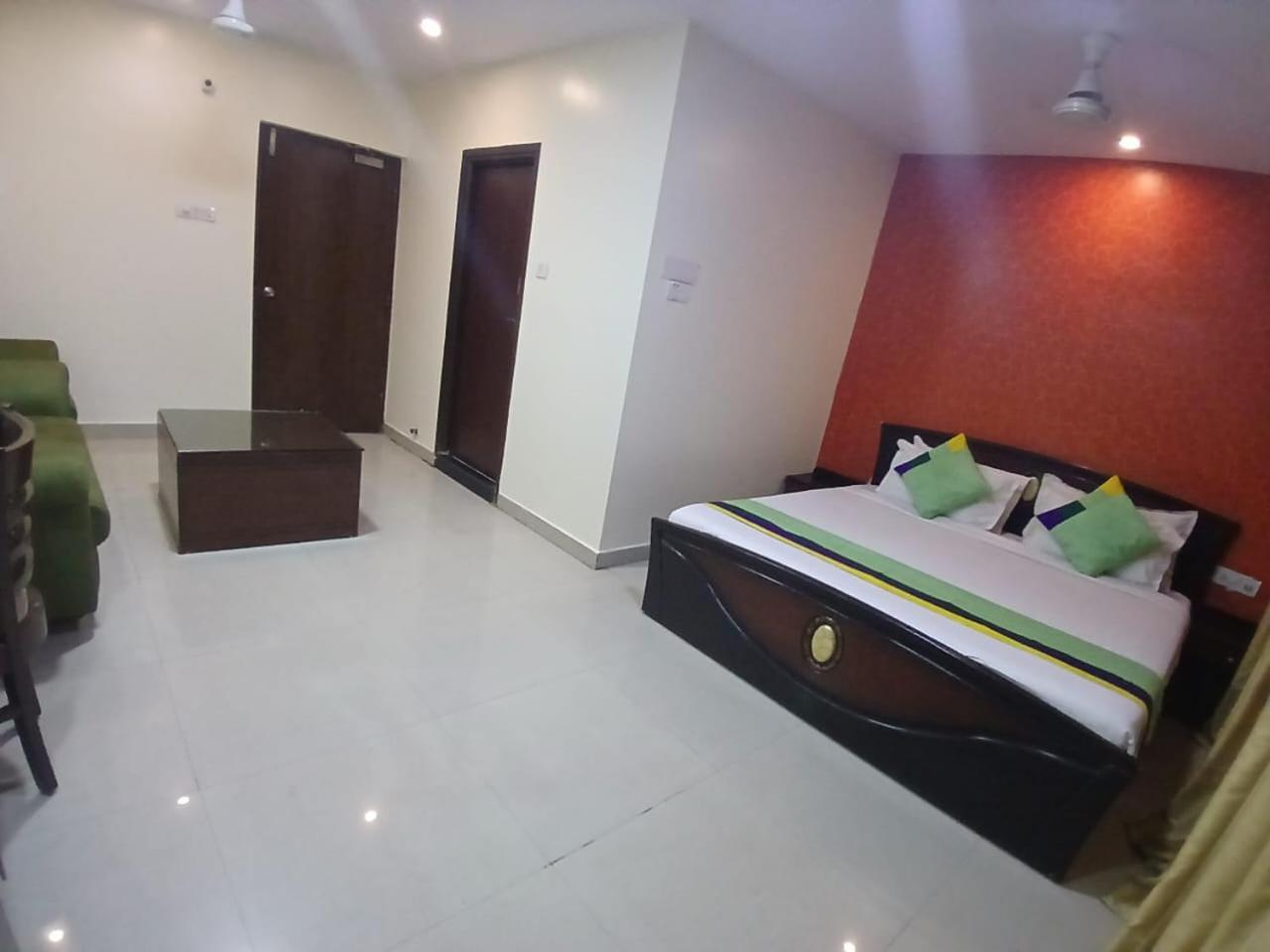 Blossom Rooms Hotel Vashishtha - Free Lunch Or Dinner- Free Breakfast Hyderabad Ngoại thất bức ảnh