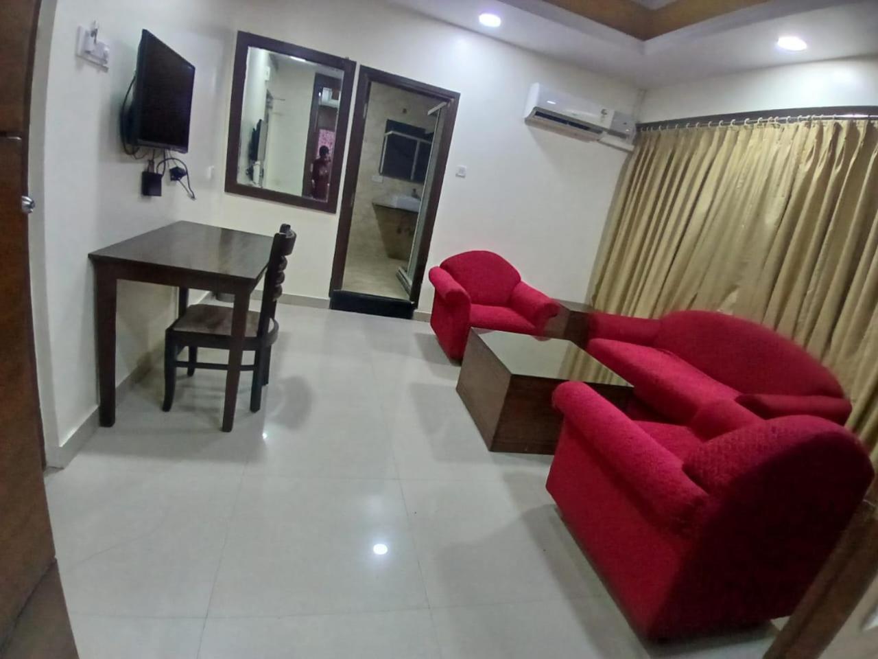 Blossom Rooms Hotel Vashishtha - Free Lunch Or Dinner- Free Breakfast Hyderabad Ngoại thất bức ảnh