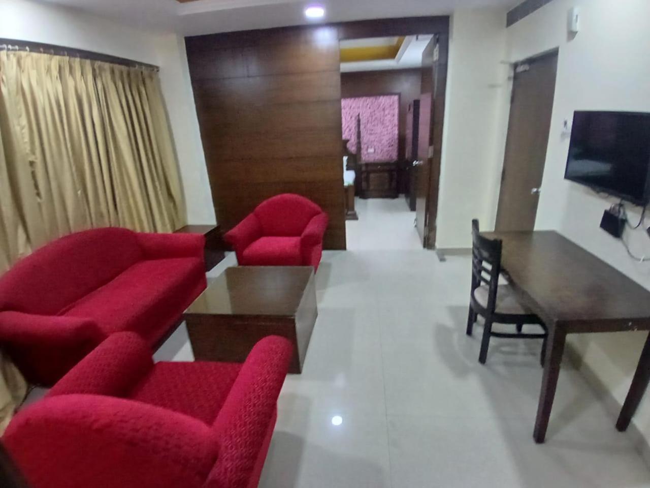 Blossom Rooms Hotel Vashishtha - Free Lunch Or Dinner- Free Breakfast Hyderabad Ngoại thất bức ảnh