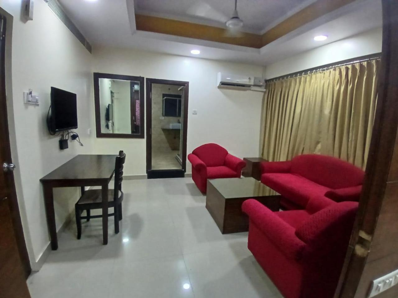 Blossom Rooms Hotel Vashishtha - Free Lunch Or Dinner- Free Breakfast Hyderabad Ngoại thất bức ảnh